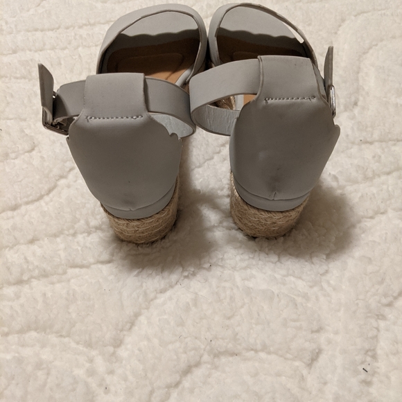 Sandals - Picture 4 of 4